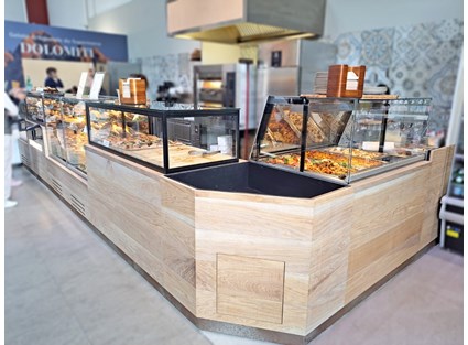 Deli Counter Hot 150 Betjent